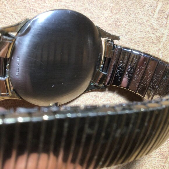 Bulova Vintage Gold Watch Automatic In Good Working Condition - Picture 10 of 15